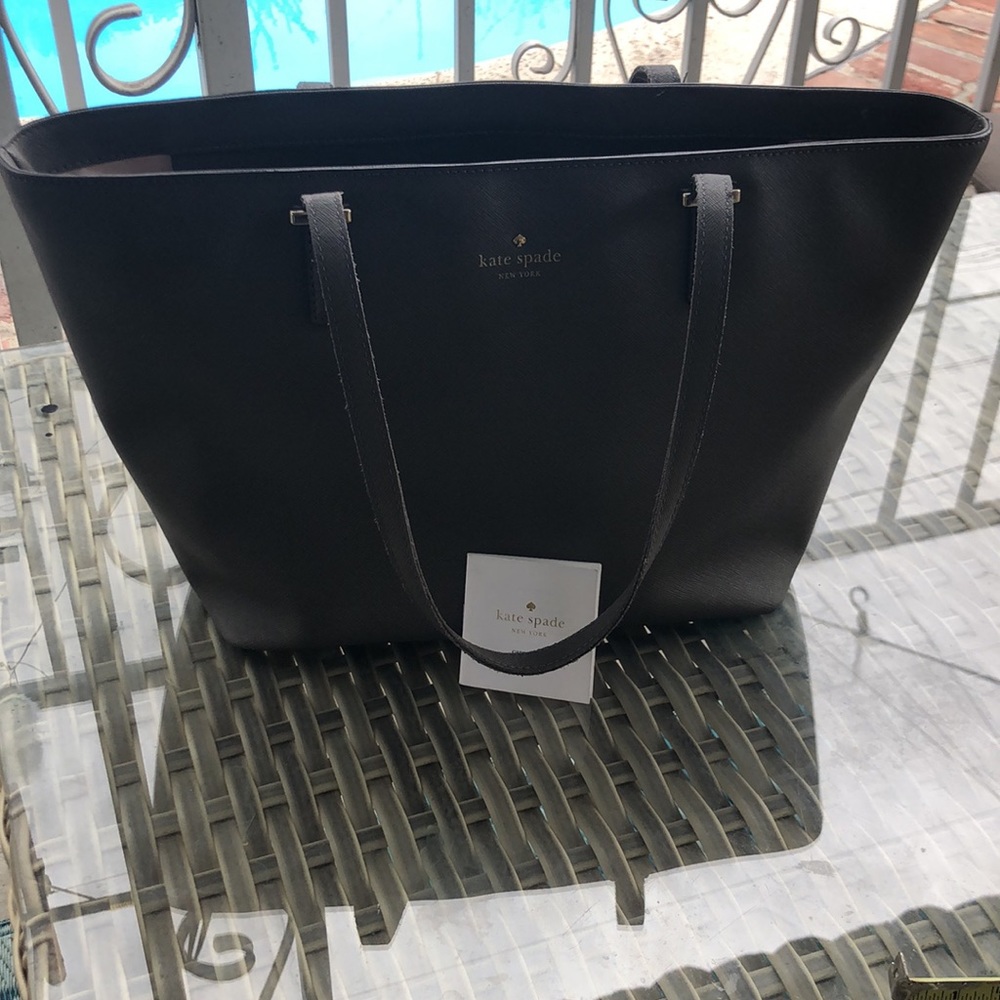 Kate Spade Harmony Tote- in taupe - Picture 4 of 12